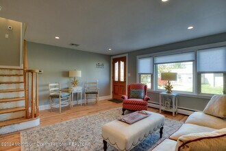 105 St Louis Ave in Point Pleasant Beach, NJ - Foto de edificio - Building Photo