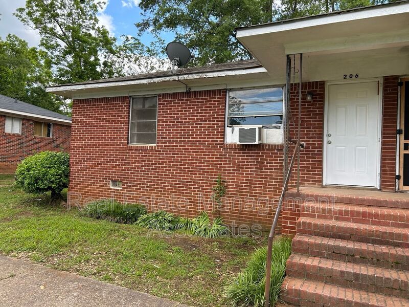 206 Austin St in Griffin, GA - Building Photo