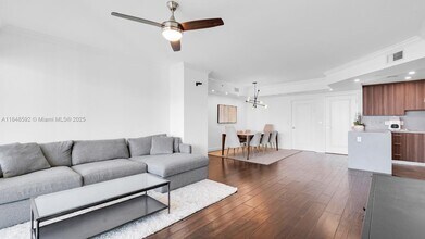 19400 Turnberry Way in Aventura, FL - Building Photo - Building Photo