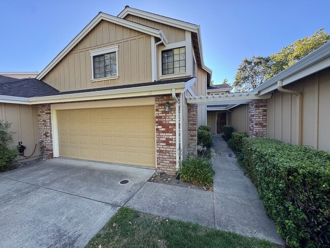 property at 20 Boulder Creek Ct