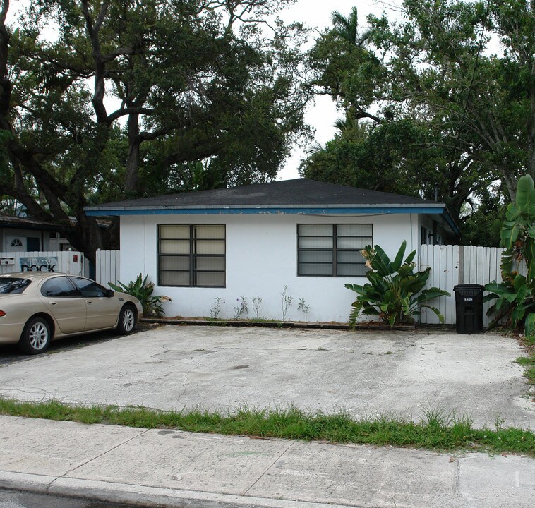 807-819 W Las Olas Blvd in Fort Lauderdale, FL - Building Photo