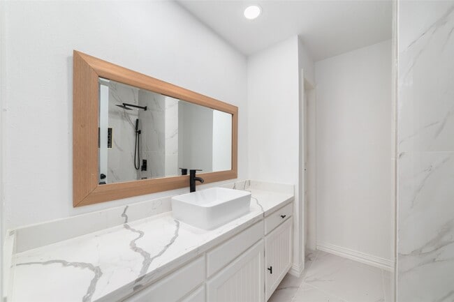 2707 Ashford Trail Dr in Houston, TX - Building Photo - Building Photo