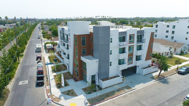 3500 Chesapeake in Los Angeles, CA - Building Photo - Building Photo