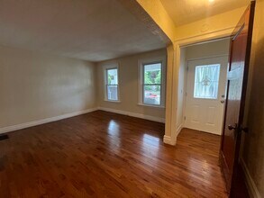 1739 Amherst St, Unit LOWER in Buffalo, NY - Foto de edificio - Building Photo