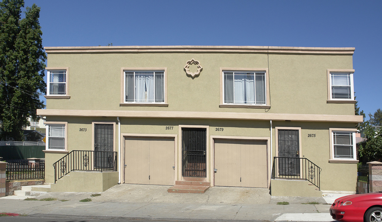 2673-2679 Coolidge Ave in Oakland, CA - Building Photo