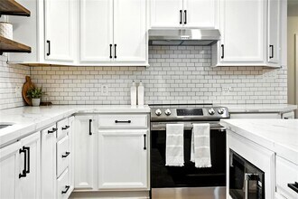 1610 Antoine Dr in Houston, TX - Building Photo - Building Photo