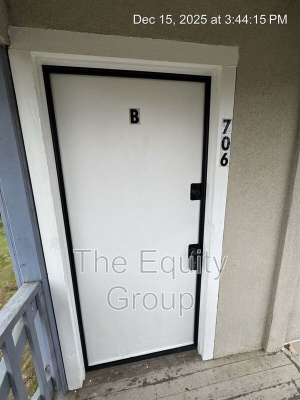 706 N Jacob St in Visalia, CA - Building Photo - Building Photo