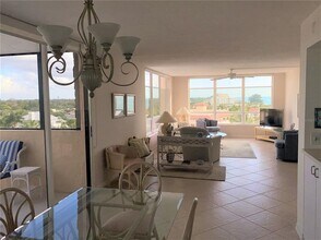 631 Alhambra Rd in Venice, FL - Building Photo - Building Photo