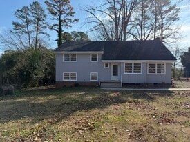 501 Crestfield Rd in Greenville, SC - Building Photo