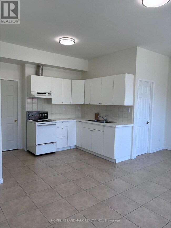 440 Spadina Ave. in Toronto, ON - Building Photo - Building Photo