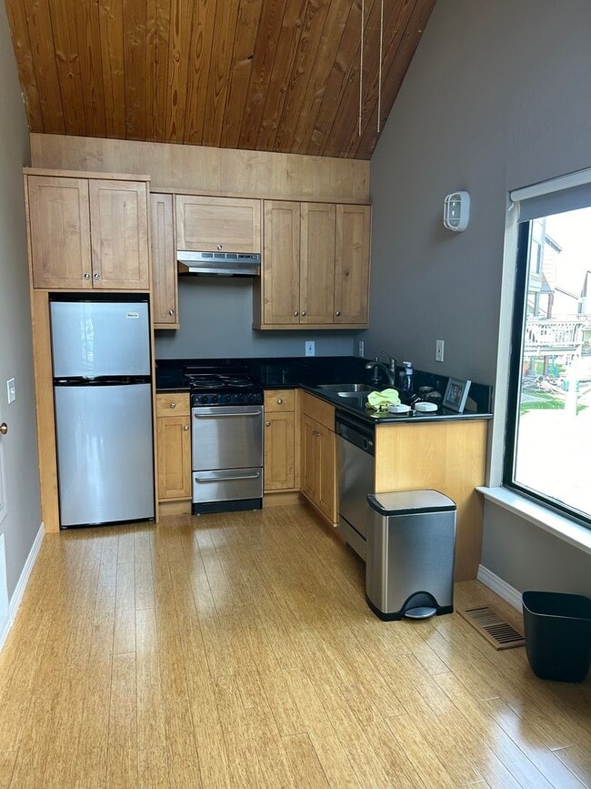 489 Tahoe Keys Blvd in South Lake Tahoe, CA - Building Photo - Building Photo