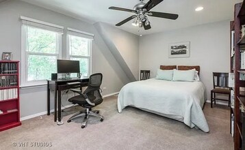 1709 W Fletcher St, Unit #2 in Chicago, IL - Building Photo - Building Photo