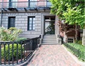 93 Beacon St in Boston, MA - Foto de edificio - Building Photo