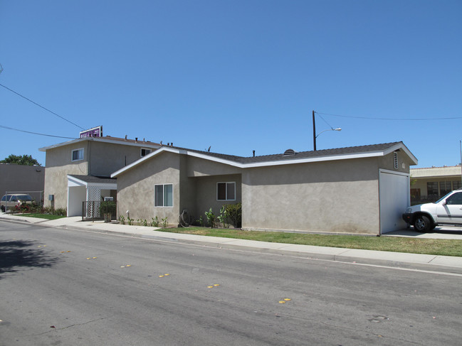 25719 Walnut St in Lomita, CA - Building Photo - Building Photo