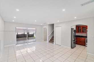 360 NW 114th Ave in Miami, FL - Building Photo - Building Photo