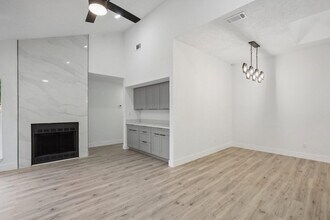 11615 Henley Dr in Houston, TX - Building Photo - Building Photo