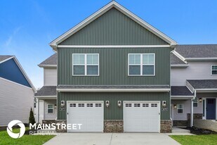 2072 N Sarah Dr in Jeffersonville, IN - Building Photo