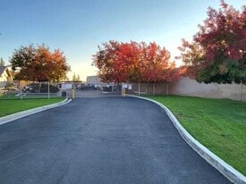 Las Villas Apartments in Fresno, CA - Building Photo