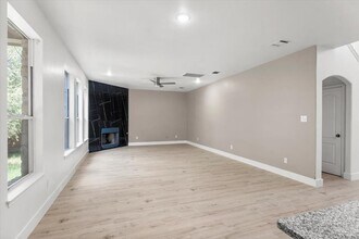 3702 Tall Cedars Rd in Cedar Park, TX - Foto de edificio - Building Photo