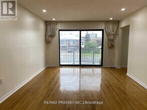 114 Sentinel Rd in Toronto, ON - Building Photo - Building Photo