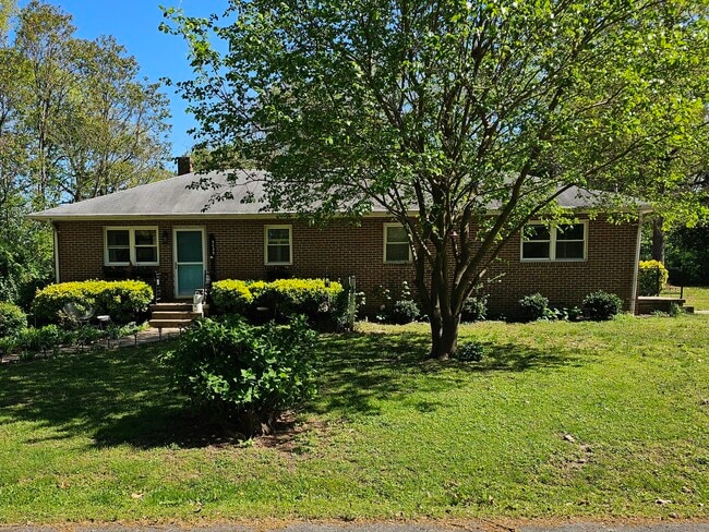 7825 Senate St in North Chesterfield, VA - Building Photo - Building Photo