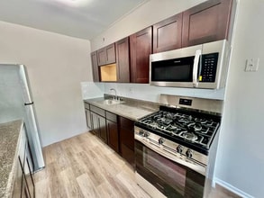 270 Bloomfield Ave in Bloomfield, NJ - Building Photo - Building Photo