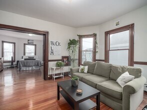 318 Beacon St in Somerville, MA - Building Photo - Building Photo