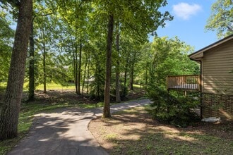 517 Bramblewood Dr in Mount Carmel, TN - Building Photo - Building Photo
