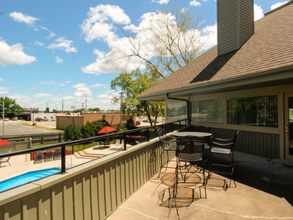 Stonehaven Apartments in Hazelwood, MO - Foto de edificio - Building Photo