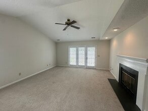 6817 Fairpoint Ct in Raleigh, NC - Building Photo - Building Photo