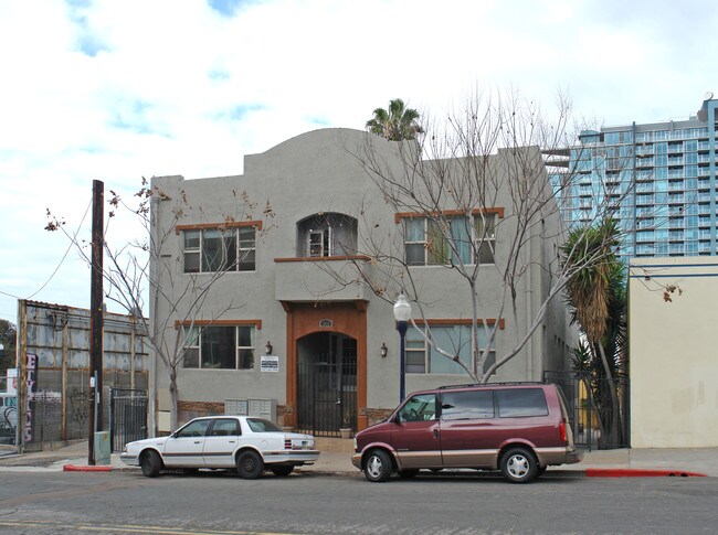 14th Street in San Diego, CA - Foto de edificio - Building Photo