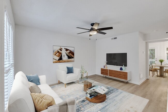 property at 104-106 N Franklin St