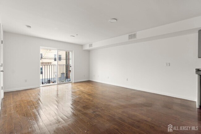 496 S 18th St in Newark, NJ - Building Photo - Building Photo