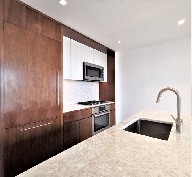 property at 75 Park Ln S