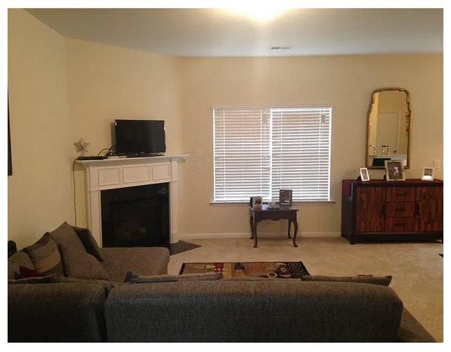 344 Eagle Feather Loop in Columbia, SC - Foto de edificio - Building Photo