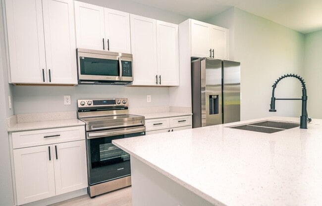 1103 St Tropez Ct in Kissimmee, FL - Building Photo - Building Photo