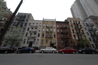 328 E 74th St, Unit SI ID1031973P in New York, NY - Foto de edificio - Building Photo