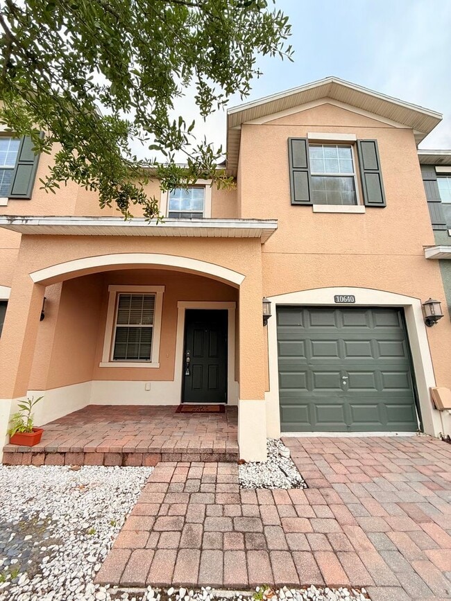 property at 10640 Savannah Plantation Ct
