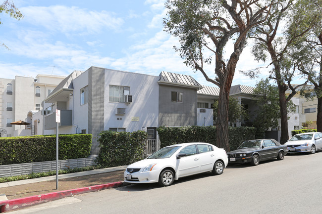 10810 Missouri Ave in Los Angeles, CA - Building Photo - Primary Photo