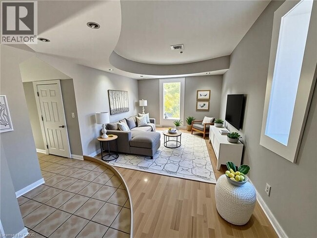 201 James St S in Hamilton, ON - Building Photo - Building Photo