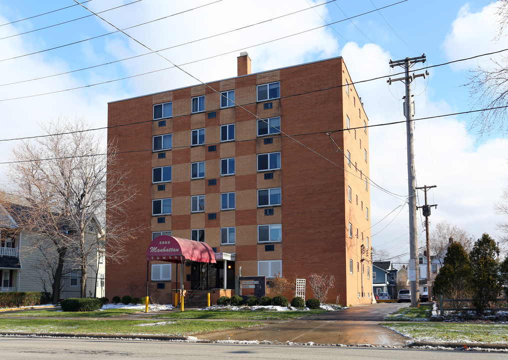 Manhattan Tower in Cleveland, OH - Building Photo