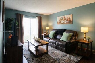 5218 NE 6th Ave in Fort Lauderdale, FL - Building Photo - Building Photo