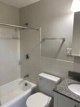 1615 Beacon St, Unit 2 in Brookline, MA - Foto de edificio - Building Photo