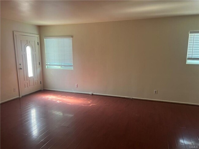 7357 Darby Ave in Los Angeles, CA - Building Photo - Building Photo