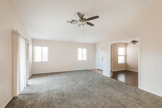 422 W Tara Danette Dr in Tucson, AZ - Foto de edificio - Building Photo