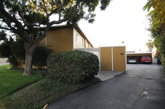 7731 Ellis Ave in Huntington Beach, CA - Building Photo - Building Photo