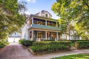 512 Holly Ave in St. Paul, MN - Building Photo