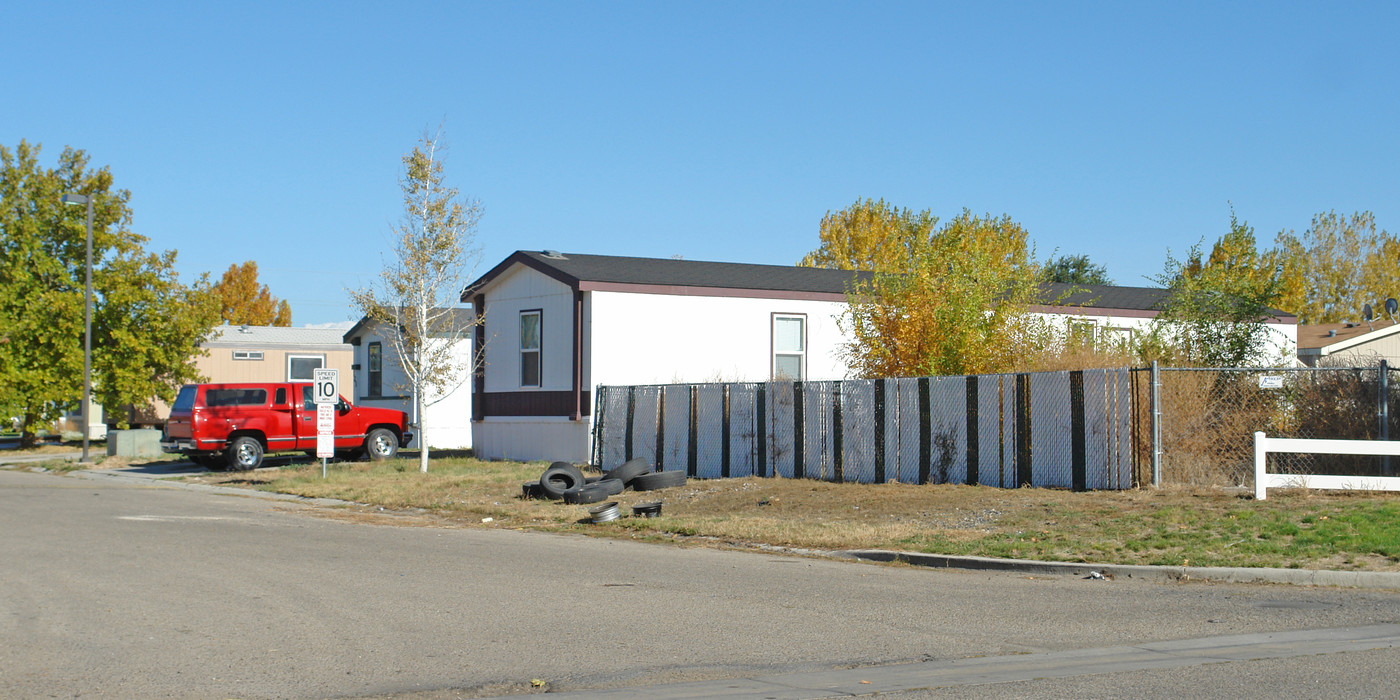 5015 E Ustick Rd in Caldwell, ID - Building Photo