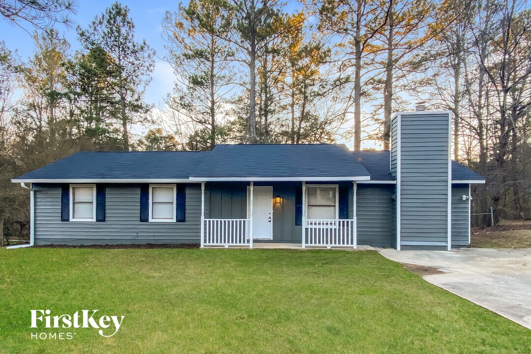 9052 Homewood Dr in Riverdale, GA - Building Photo