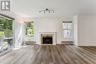 7368-7368 Royal Oak Ave in Burnaby, BC - Building Photo - Building Photo